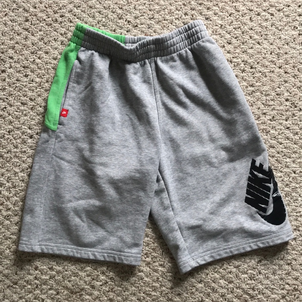Boys Nike Shorts Medium